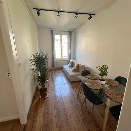 Cosy Complet A 18min A Pied Du Marche De Noel Centre 4 A 6 Pers Max Appartement *