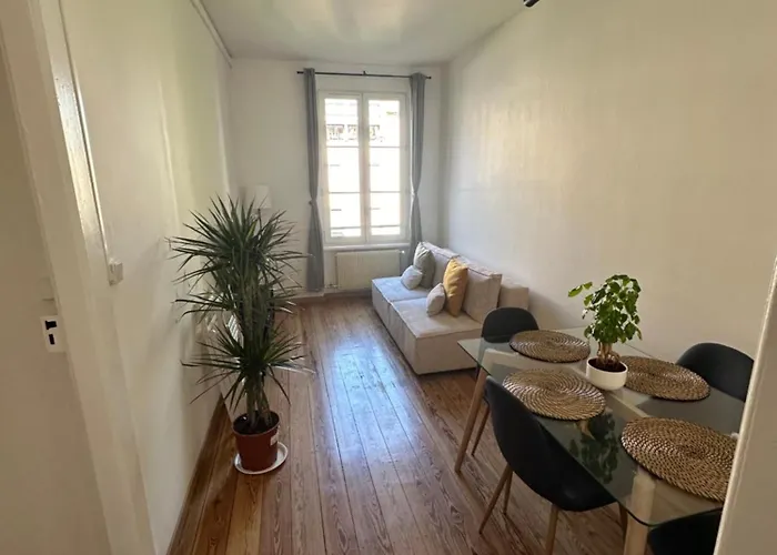 Cosy Complet A 18min A Pied Du Marche De Noel Centre 4 A 6 Pers Max Appartement *